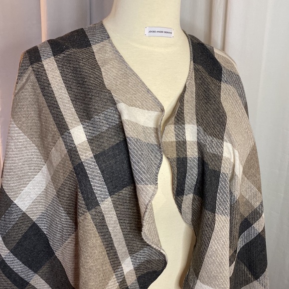 Plaid Cape Shawl - Picture 6 of 7